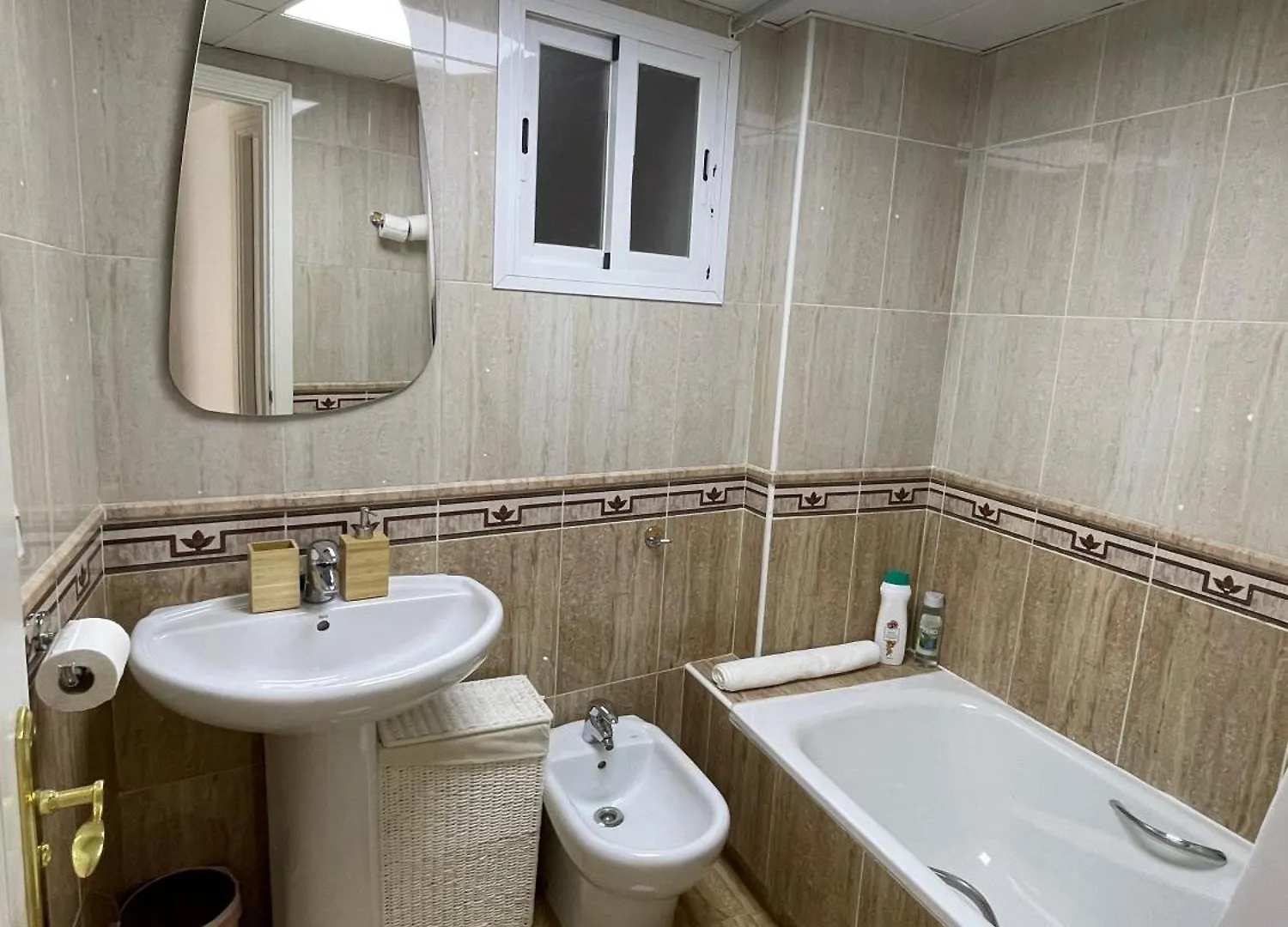 Appartamento A 5 Min Estacion De Tren- Patio-Parking Y Playa Málaga Spagna